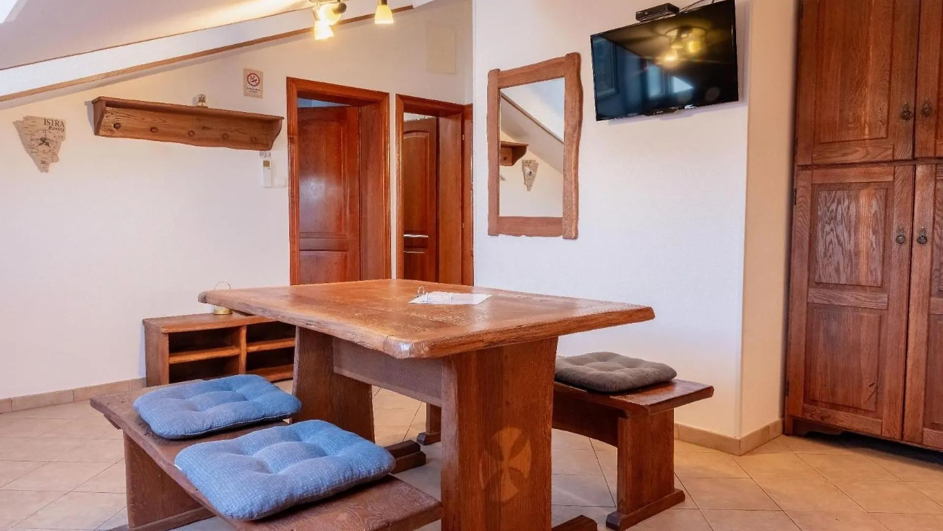 Ferienwohnung In Rovinj Mit Garten Und Terrasse Und Meerblick