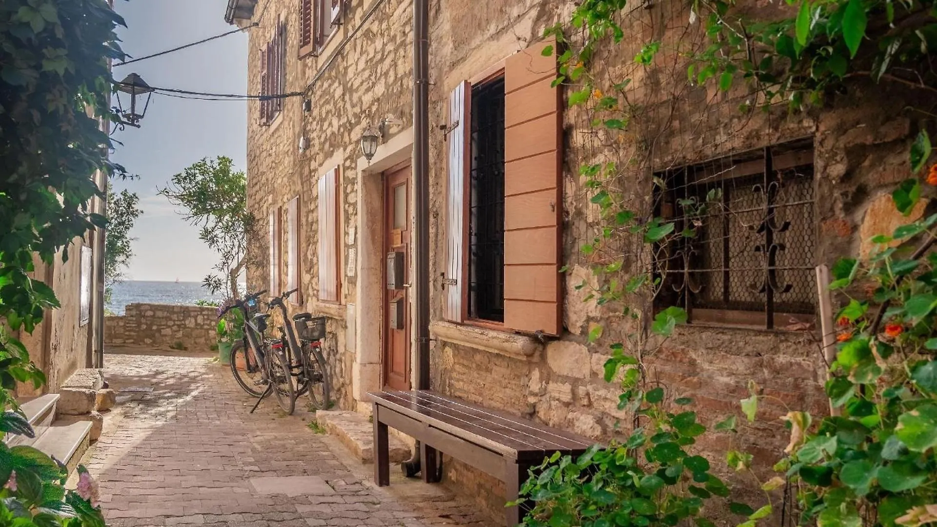 Apartment Ferienwohnung In Rovinj Mit Garten Und Terrasse Und Meerblick