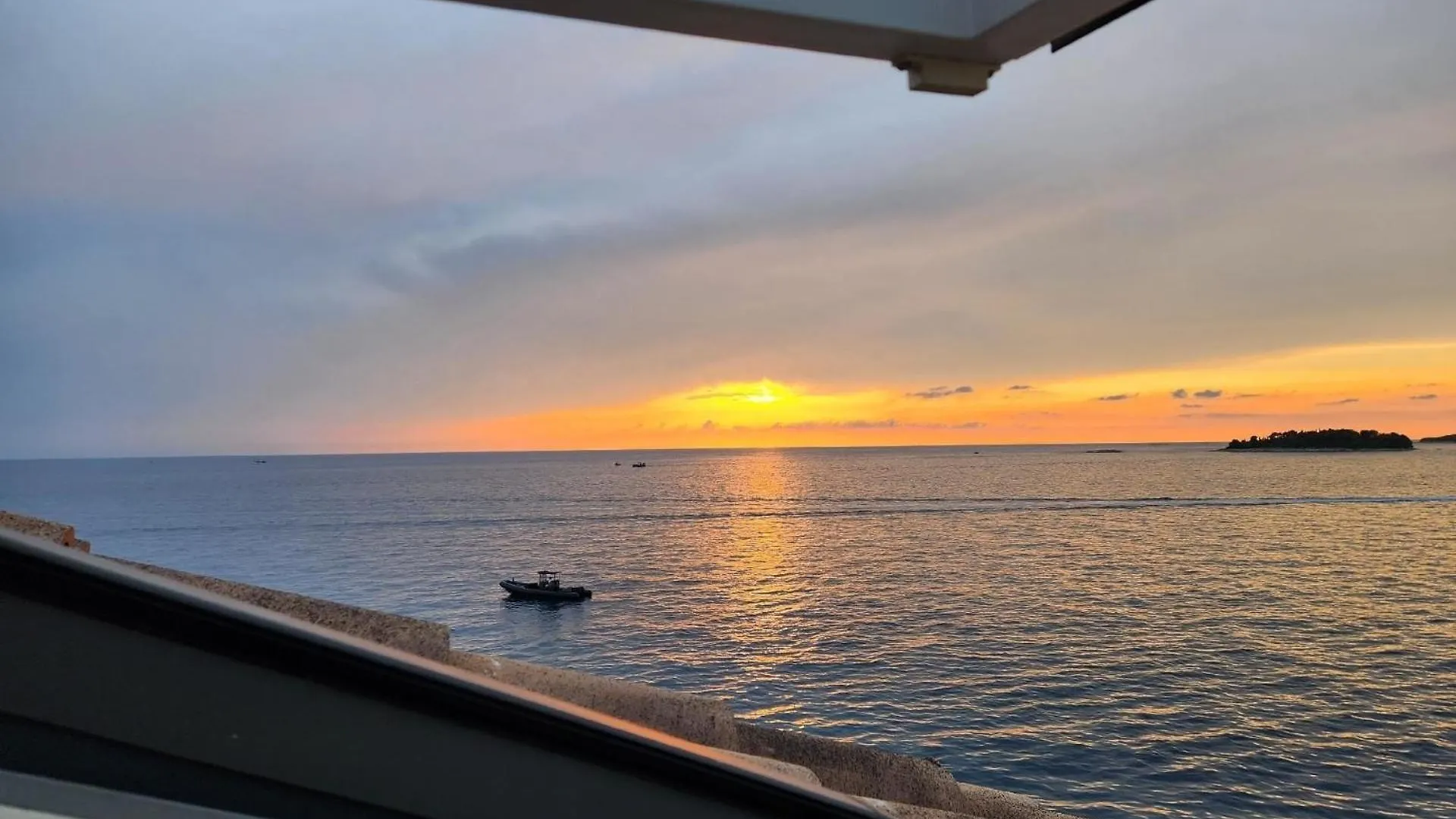 Ferienwohnung In Rovinj Mit Garten Und Terrasse Und Meerblick Apartman